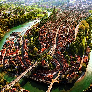 Luftaufnahme von der Altstadt in Bern.